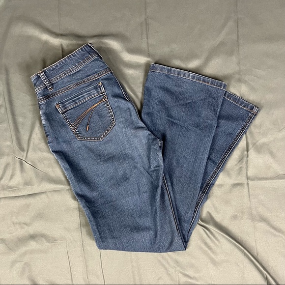 Contrast Jeans | Size 9 - Picture 5 of 5